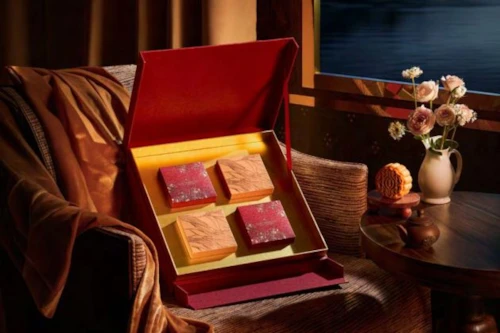 Bánh trung thu InterContinental Hanoi Westlake - Hộp 4 bánh 